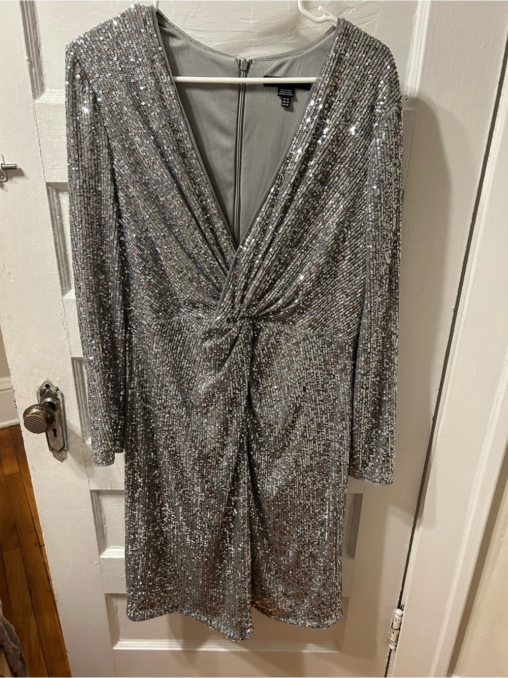 Maggie London silver long sleeve v neck sequin dress size 16
